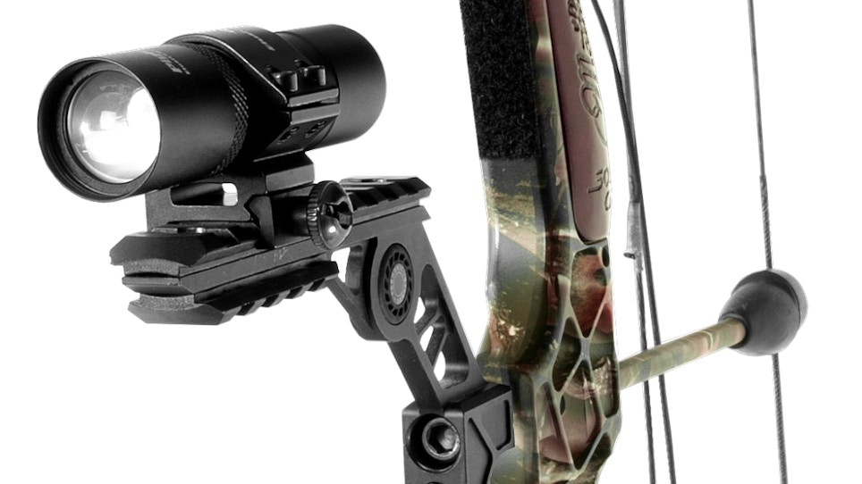 Hog Hunters: Deadly New Piglet HD Bow and Rifle Pro Light System